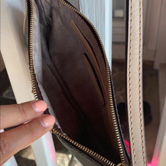 Authentic Michael Kors Bag - Picture 3 of 3